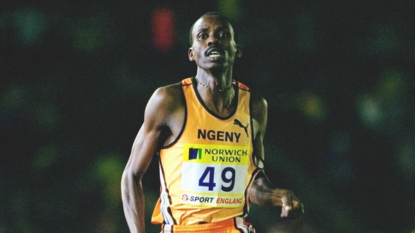 Noah Ngeny on his way to second in the Mile event during the British Grand Prix at Crystal Palace in 2001