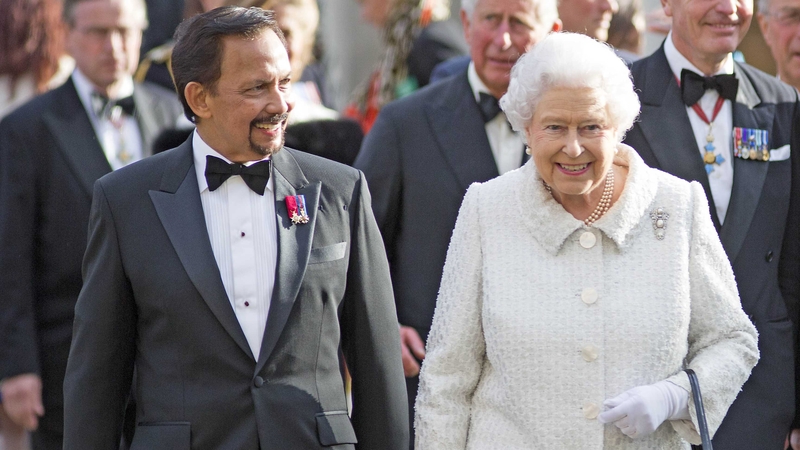 Sultan Hassanal Bolkiah with the Queen of England