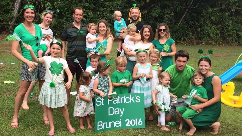 The wearing of the green Brunei style - thanks to Aisling Carey for the photo