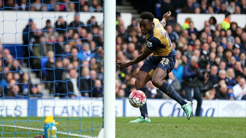 Danny Welbeck scores after rounding Everton 'keeper Joel Robles