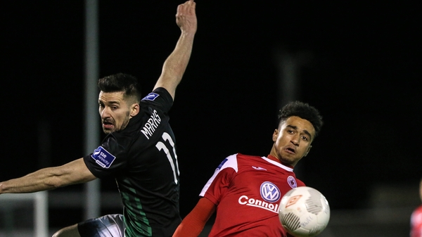 Bray's Jason Marks tussles with Sligo's Toby Adebayo-Rowling