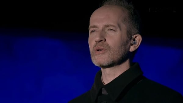 Iarla Ó Lionáird