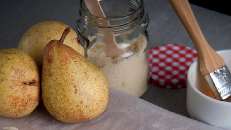 Braiding is easy and always looks impressive! This recipe is quick, buy all-butter puff pastry; the
results will be far superior.