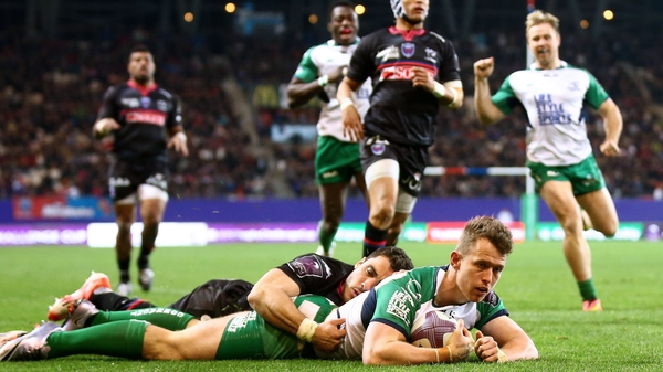Matt Healy scores Connacht's fourth try of the game