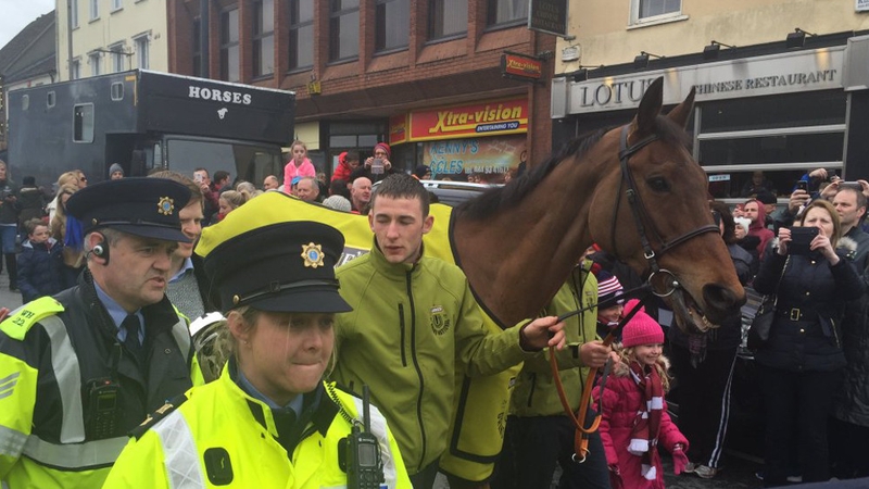 Rule the World is greeted by hundreds of people in Mullingar