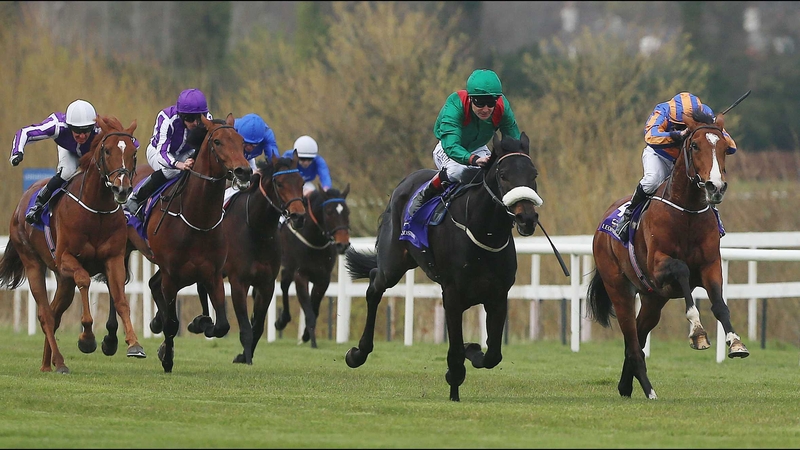 Harzand (sheepskin noseband) gets the measure of Idaho at Leopardstown