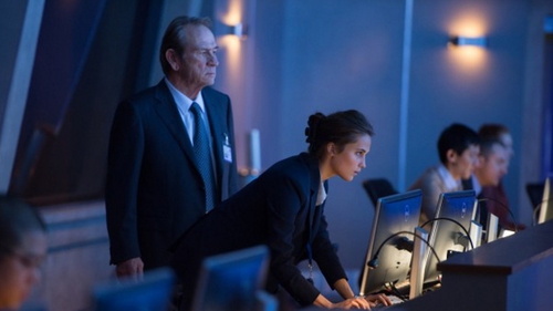 Alicia Vikander makes her debut in the new Jason Bourne trailer