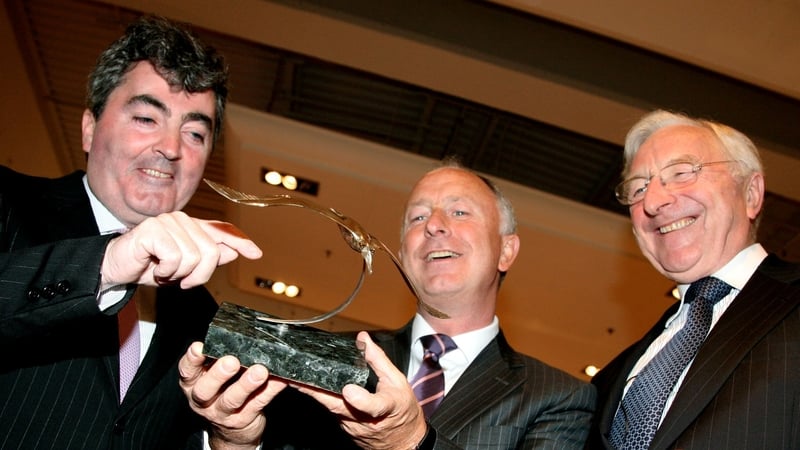 Martin Naughton (right) with his successor Seán O'Driscoll (left)