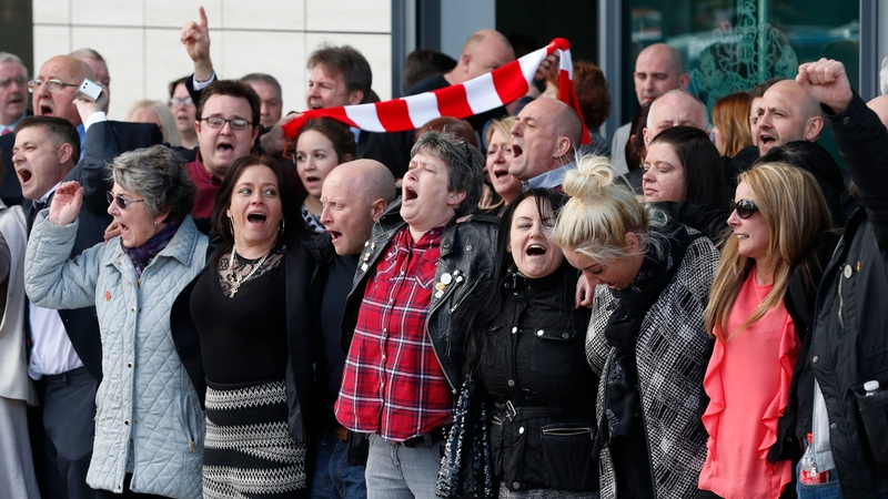 Marú mídhleathach ba chúis le bás 96 duine de lucht tacaíochta Learphoill i Hillsborough i 1989
