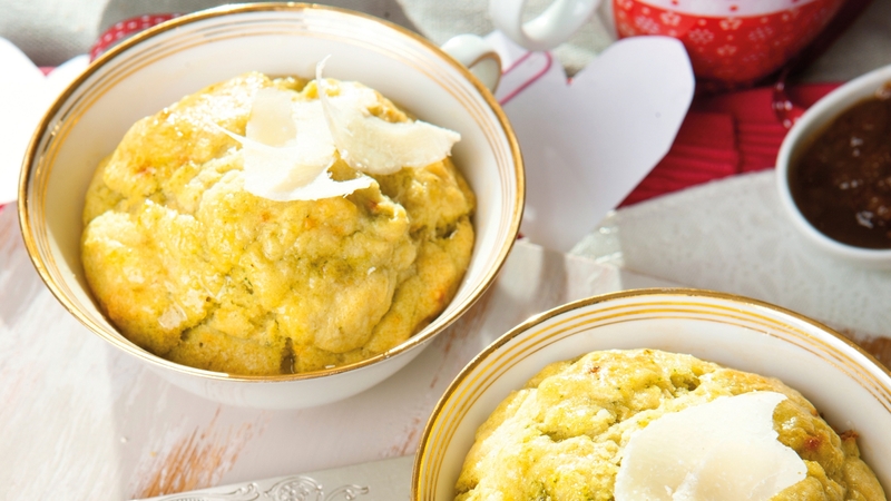 Catherine's Pesto, Cheese & Tomato Muffin Cups