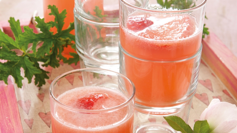 Catherine Fulvio's Pink Blush Refresher