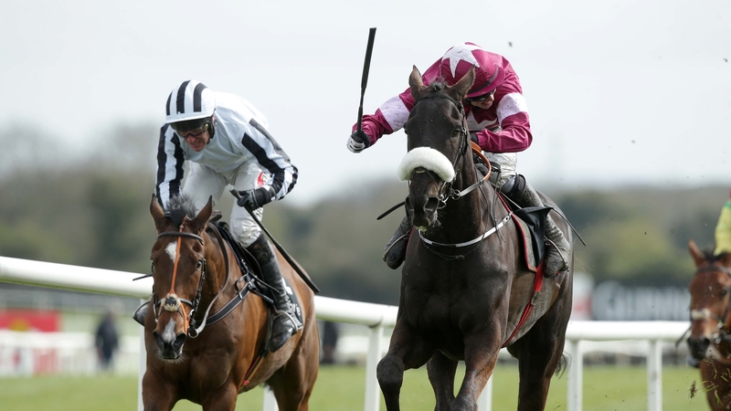 Bryan Cooper came late to win on Bright New Dawn (r)