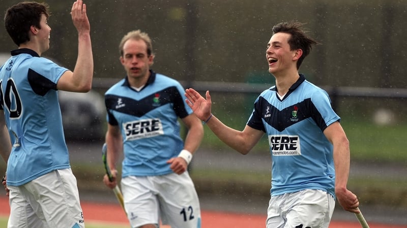 Matthew Nelson (R) chipped in the third for Lisnagarvey