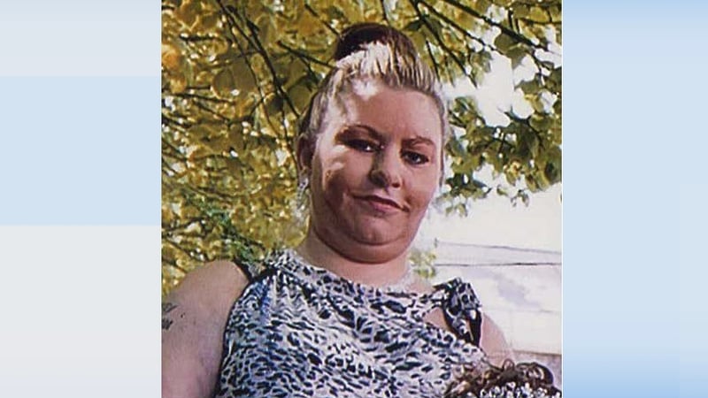 Catherine is described as 1.6m (5’ 3”) in height with brown/blonde dyed hair