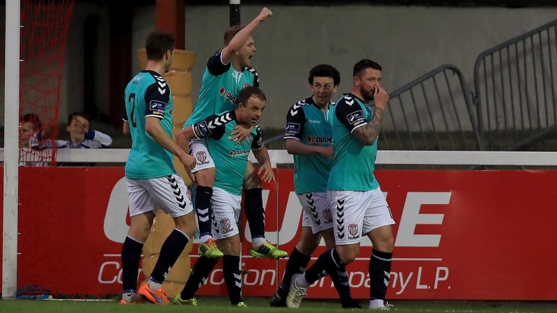 Derry City celebrate Barry McNamee's goal