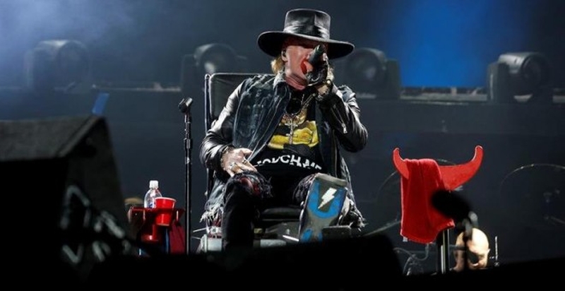 Axl Rose triumphs at AC/DC debut