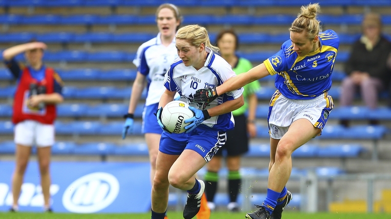 Waterford's Maria Delahunty (L) in action against Tipperary's Samantha Lambert