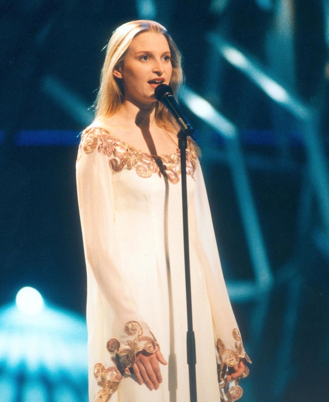 Eimear Quinn, 1996 winner. Simple elegance.