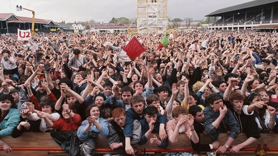 Self-Aid Crowd (1986)