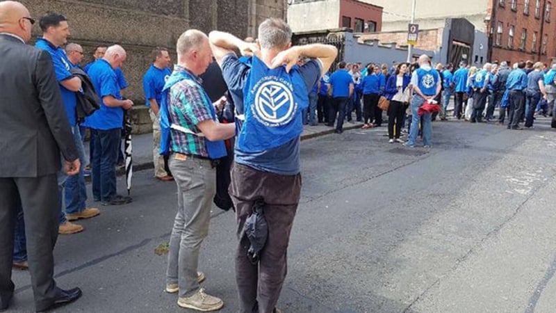 Gardaí ag bailiú ar shráideanna Bhaile Átha Cliath