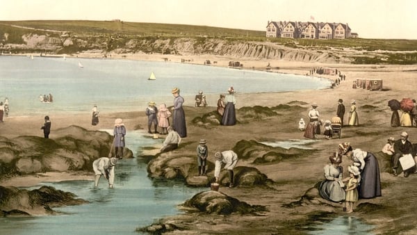 Holiday-makers enjoy a summer's day on Bundoran beach c. 1900 (Library of Congress Prints and Photographs Division Washington, DC 20540 USA)