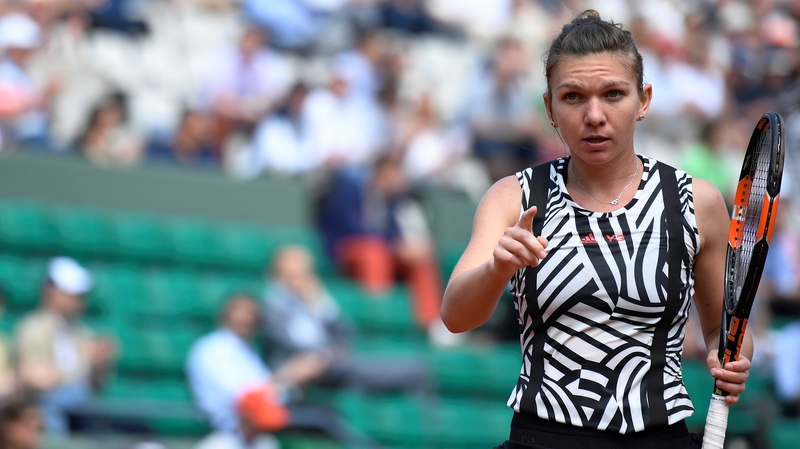 Simona Halep battlked into the last 16