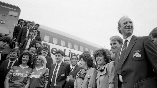 1988 - All aboard the plane now please!