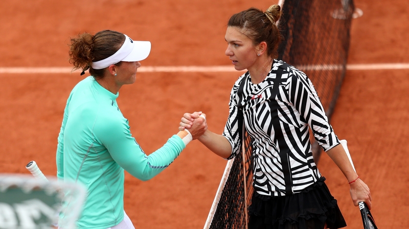 Samantha Stosur got the better of leading contender Simona Halep