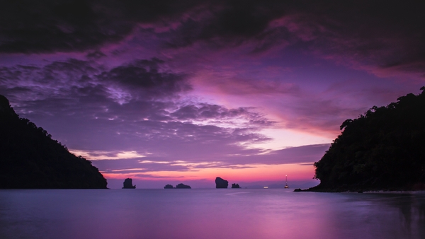 This weeks' offers include a trip to Thailand and a new route to Moscow