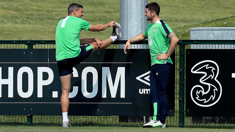 Jon Walters (L) and Ireland team-mate Robbie Brady