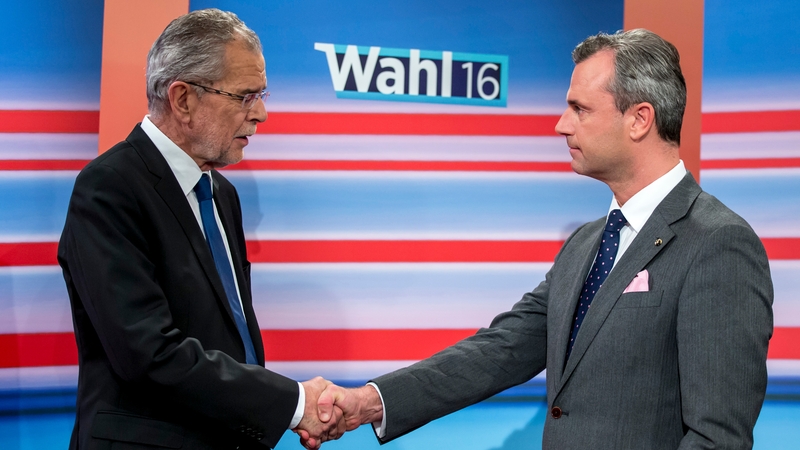 Alexander van der Bellen (L) narrowly defeated Norbert Hofer of the anti-immigration Freedom Party in May
