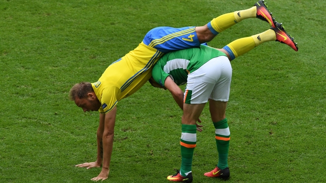 Players get in a tangle