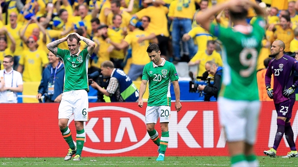 Republic of Ireland players dejected after Sweden's leveller