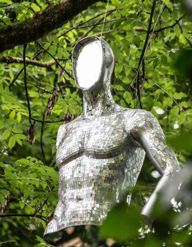 Photos: © Allen Kiely / Olga Kuzmenko