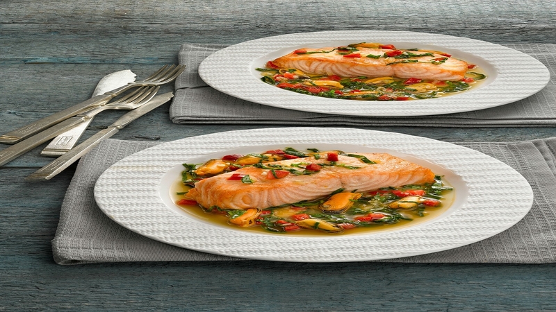 Salmon with Mussels and Spinach