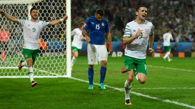 Robbie Brady celebrates his header against Italy at Euro 2016