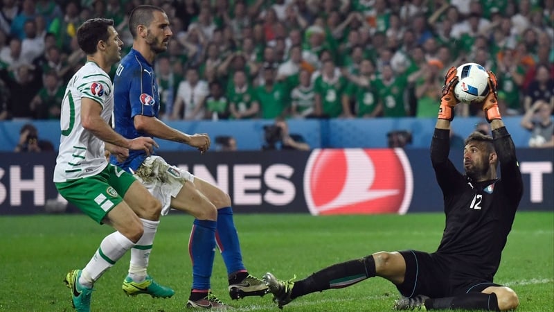 Wes Hoolahan squanders a late chance