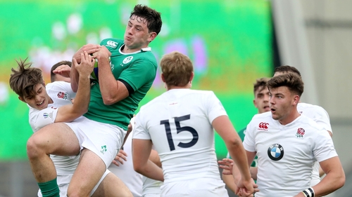 Hugo Keenan claims a high ball under pressure