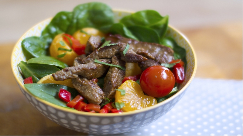 Got beef with salads? This Operation Transformation recipe will change your mind. Watch the video below and get cooking!