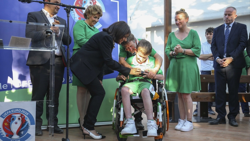 Jamie Monaghan receives La médaille de la Ville de Paris