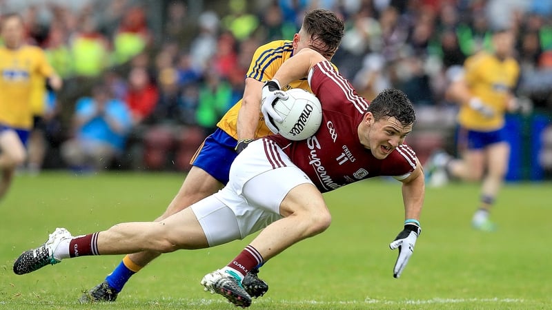 Damien Comer battles Sean Mullooly