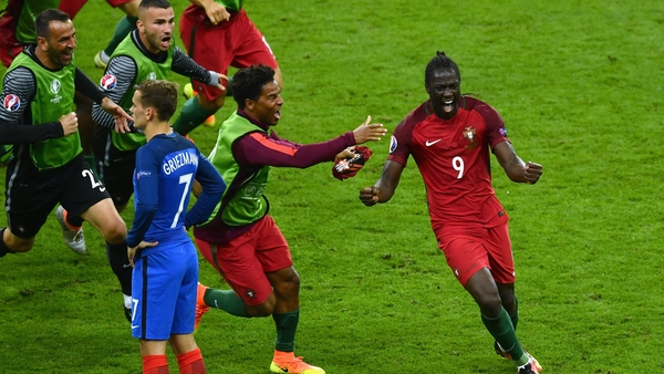 Eder celebrates with the Portuguese squad