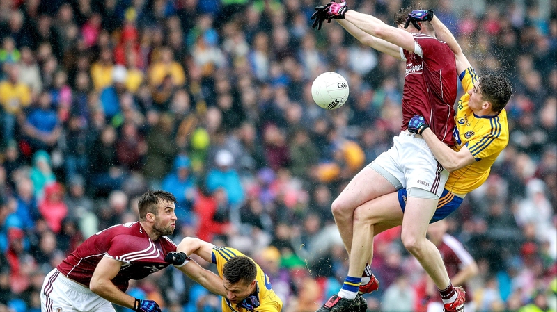 The teams could not be separated the first day out