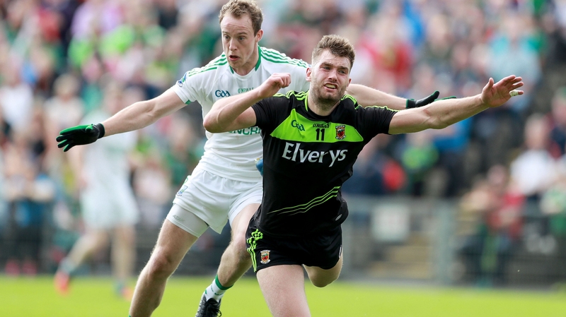 Mayo’s Aidan O’Shea (R) won a controversial penalty against Fermanagh