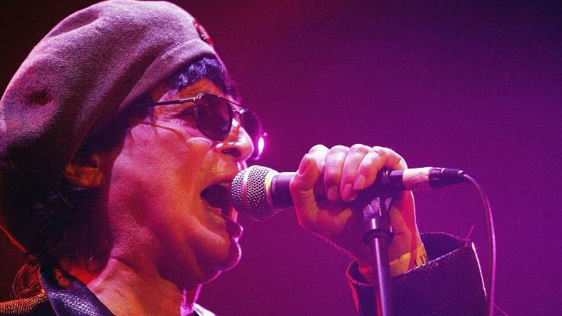 Alan Vega pictured at the Ramones Cancer Benefit in 2004