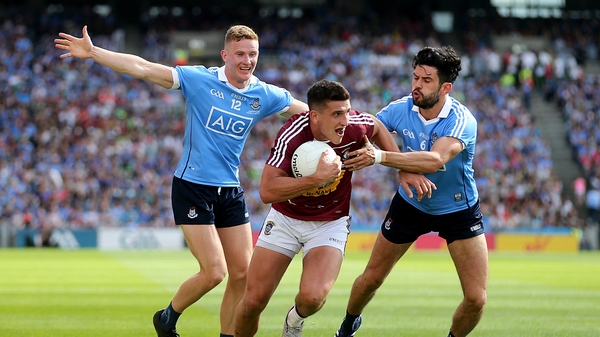 Cian O'Sullivan and Ciarán Kilkenny keep tans on Denis Corroon in the Leinster final