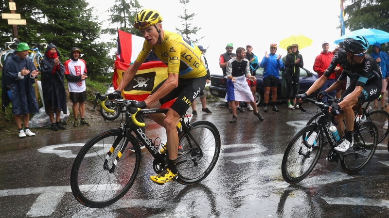 Froome safely negotiated the descent of the Col de Joux Plane
