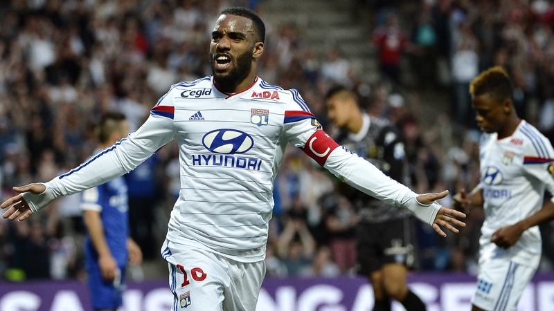 Alexandre Lacazette looks set to join Arsenal