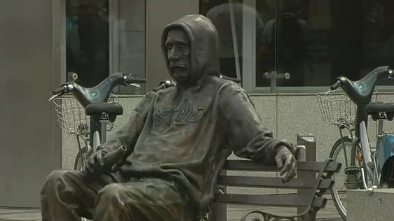 Homeless Statues in Dublin (2011)