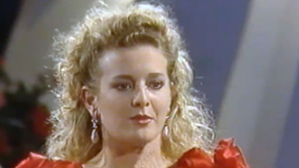 Gabby Logan, Leeds Rose